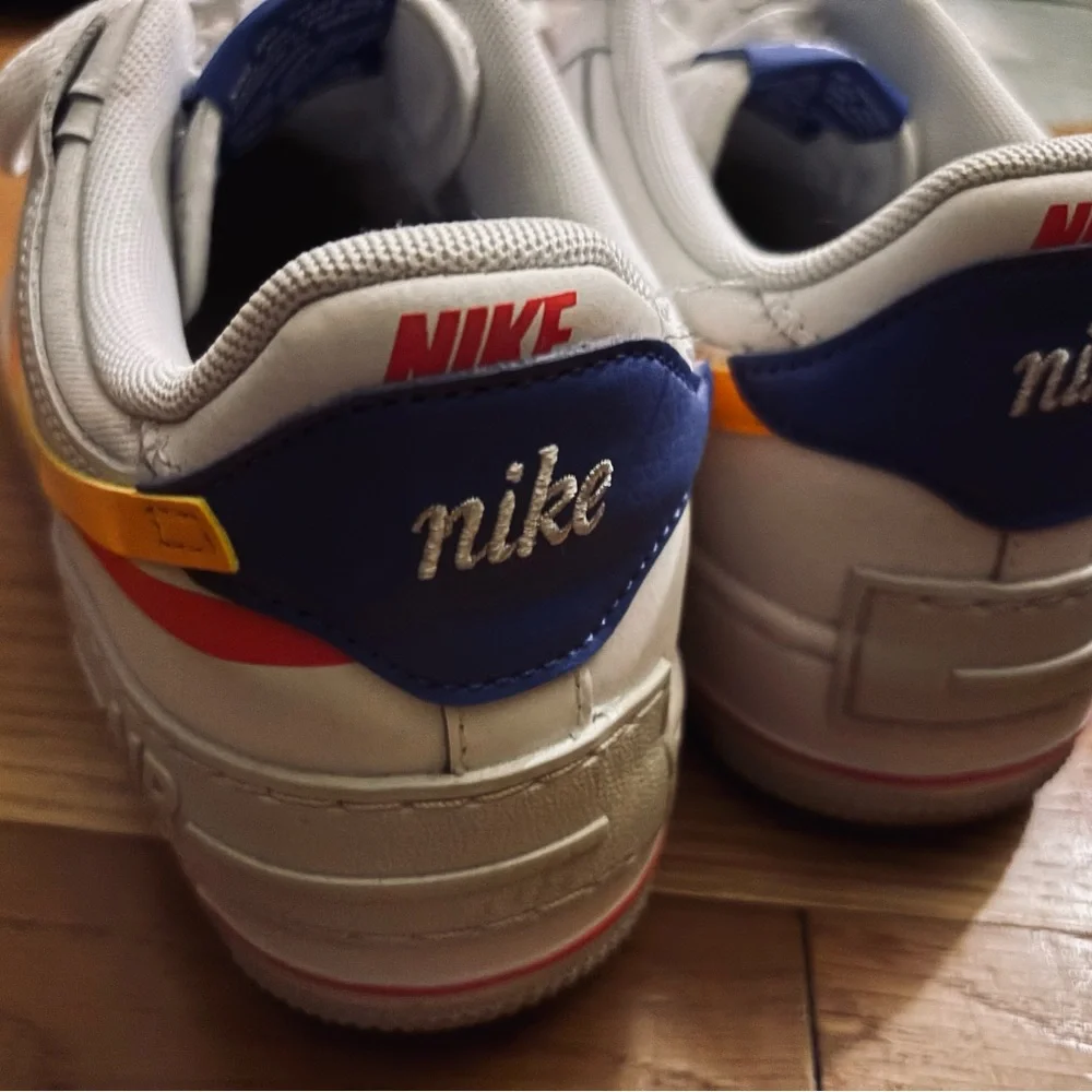 💋Nike Air Force 1 Shadow 8.5 W Retro Shoes Sneaker White Orange DZ1847-100💋 - Picture 8 of 8
